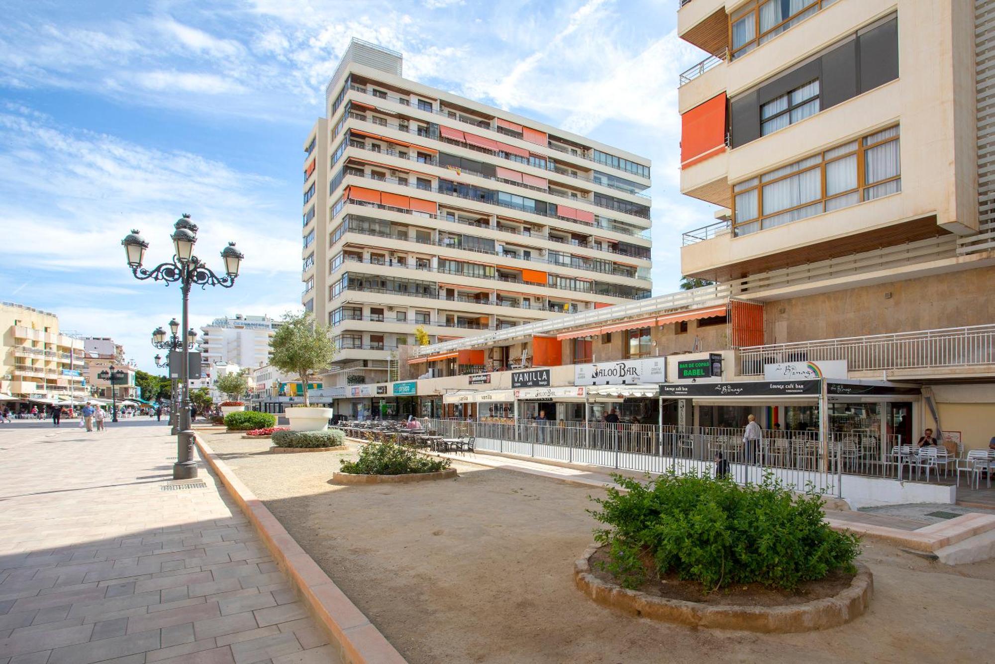 Apartamento Precioso Con Terraza En La Nogalera By Rent Me Torremolinos